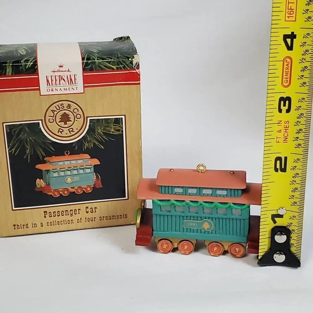 1991 Hallmark Keepsake Ornament Claus & Co. Railroad Passenger Car 3rd in Series